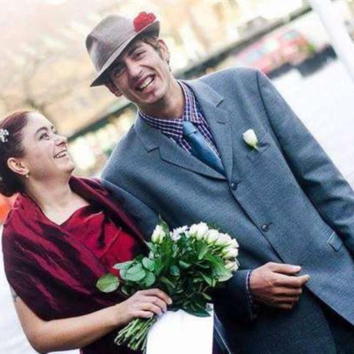 Poveste tulburătoare de iubire! O suedeză s-a îndrăgostit de un cerșetor român