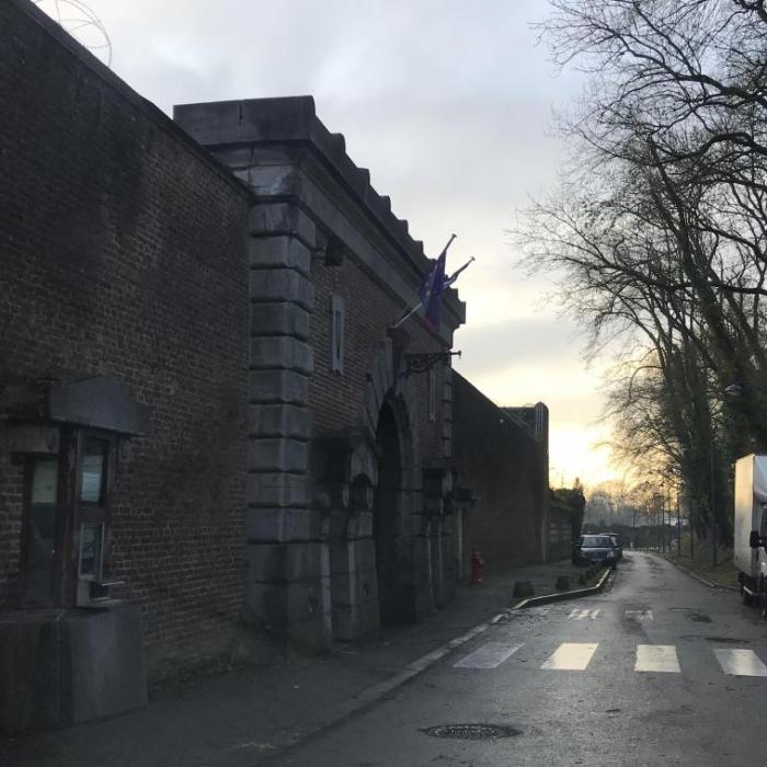 Deținut român găsit mort în celulă, în Franța