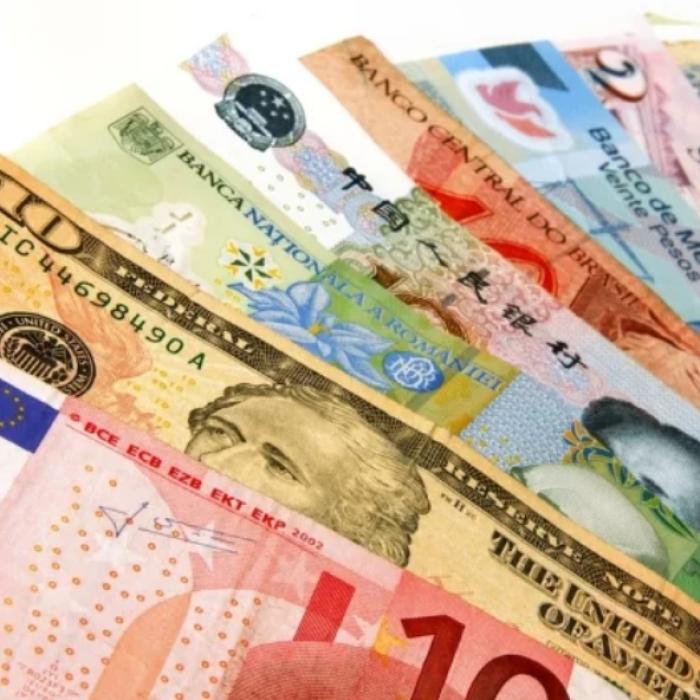 Francul elvețian poate EXPLODA. Banca Elveției, avertisment