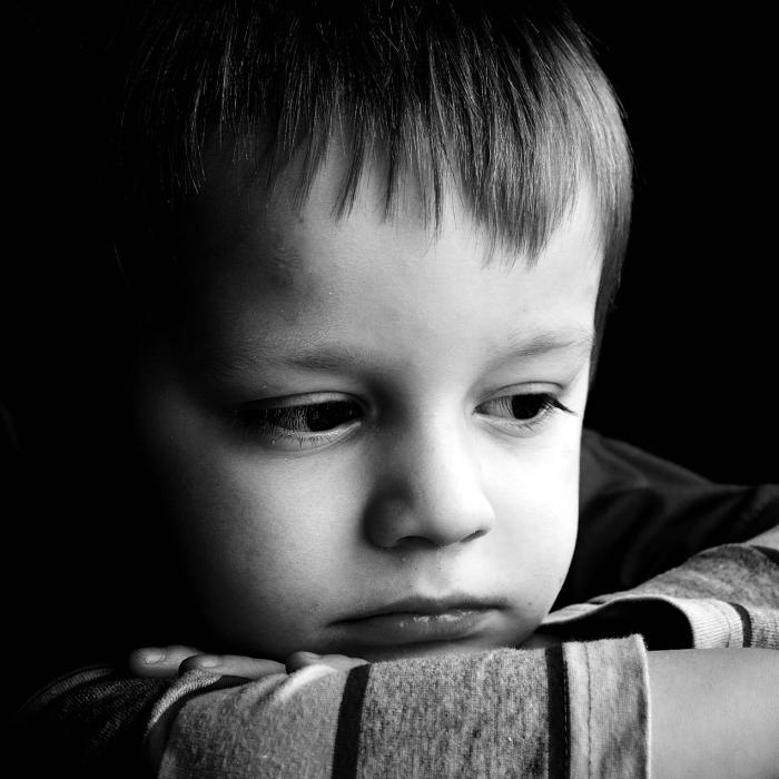 Copil român, drogat și abuzat de un pedofil italian