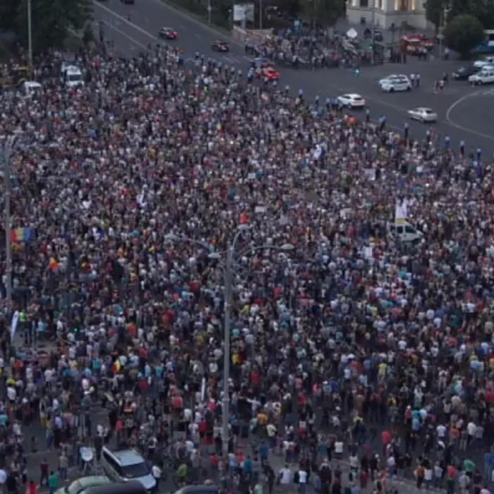 A DOUA firmă care anunță că închide miercuri, pentru a merge la PROTESTE 