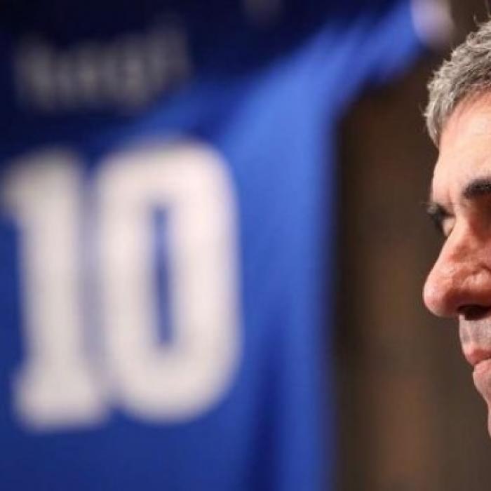 Britanicii, omagiu pentru Hagi si România: Cel mai bun din istorie