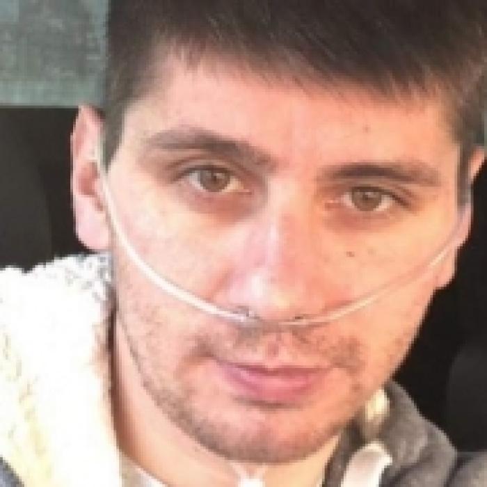 TRAGEDIE: Călin Farcaş de 29 ani a murit după ce a aşteptat doi ani un transplant de plămâni 
