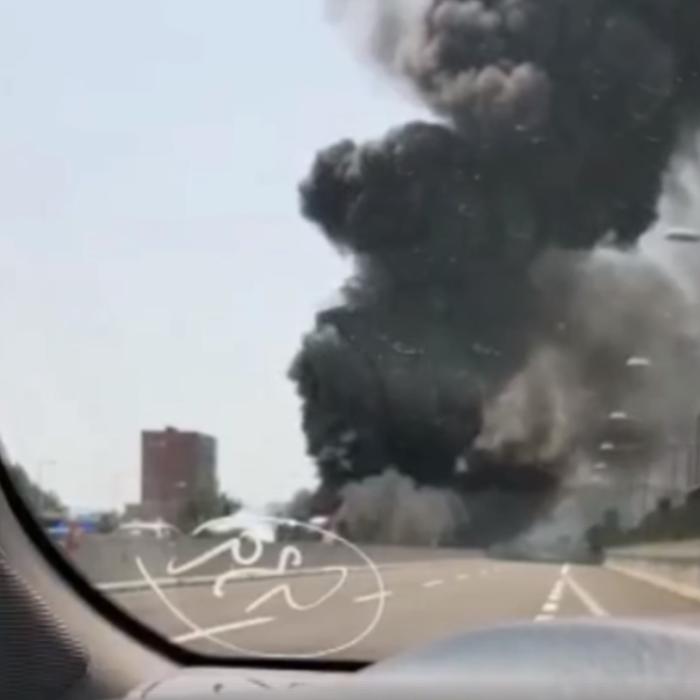 Italia: Camion cisternă explozie. Momentul deflagrației. 55 de răniți. VIDEO