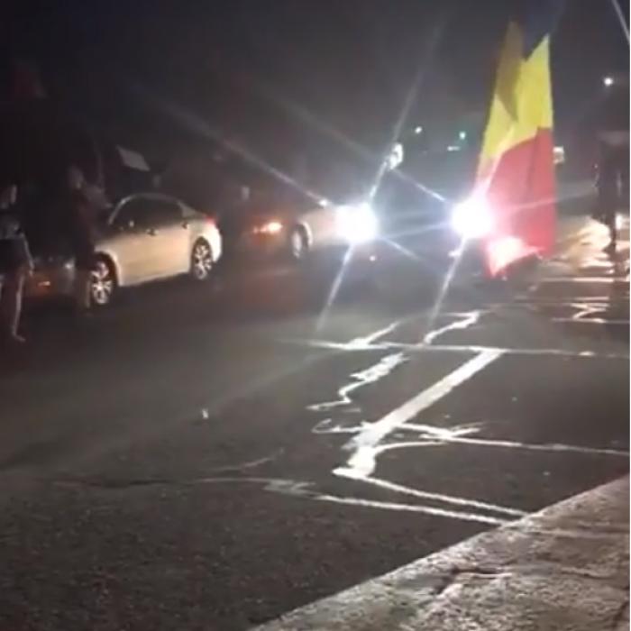 Protest Diaspora. Prima coloană de mașini din Marea Britanie a ajuns în țară. Imagini emoționante