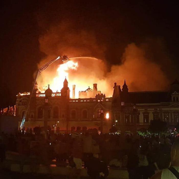 Oradea. Incendiu devastator. România în alertă. Video+Foto