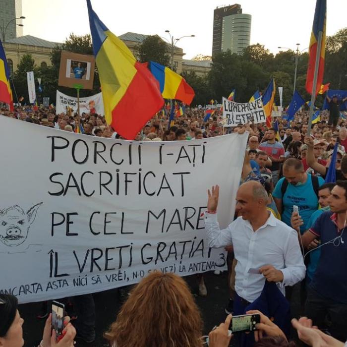 Rareș Bogdan: Românii din diaspora trag semnale de alarme. E cea mai ciudată vară