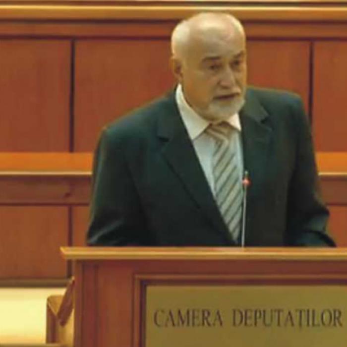 Vosganian, despre protestatari: Nu am cântat cântece despre puști Kalașnikov și cocktailuri Molotov