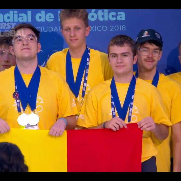 Elevii români, campioni la competiția mondială de robotică revoluționează economia românească