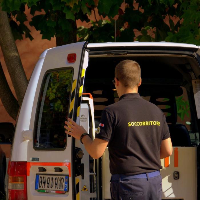 Italia: Copil român, în stare gravă, după ce a fost lovit de mașină