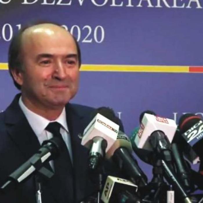 Dragnea, avertisment pentru Tudorel Toader: Să se hotărască