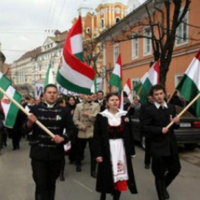 Maghiarii, revoltați că sunt obligați să învețe limba română în școli de la profesori cu studii superioare