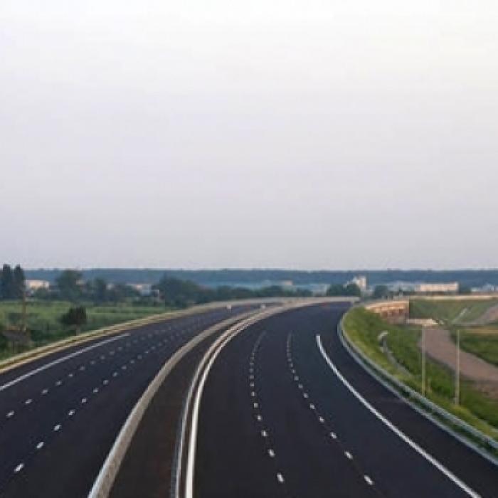 Eugen Tomac: "Ciuma roșie lasă în urmă o țară pârjolită. Ne batem în autostrăzi cu țarile bananiere"