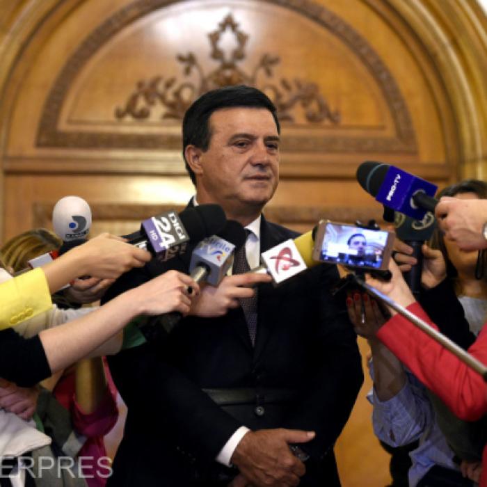 SURPRIZĂ pentru senatorul Bădălău: a rămas fără pistol și a fost amendat