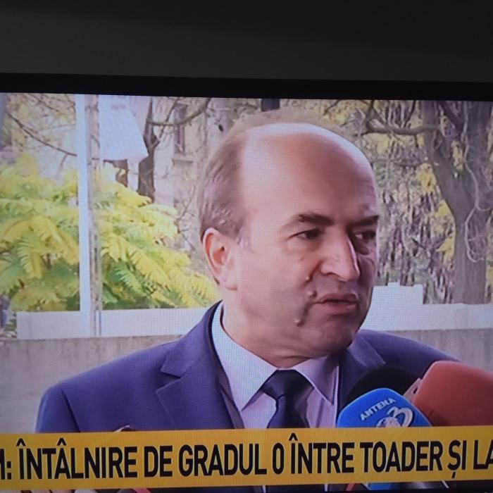 Toader, conflict cu un jurnalist: Nu răspund cum vrei tu, la revedere