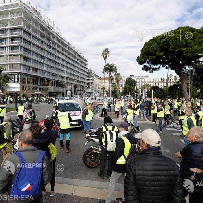 Franța. Noi PROTESTE ale "vestelor galbene". Polițiștii au făcut uz de gaze lacrimogene