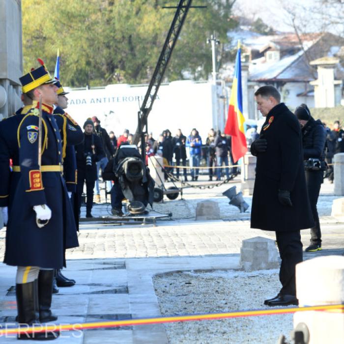 Iohannis, la Alba Iulia: "România pe care o transmitem urmaşilor noştri va fi o ţară demnă şi puternică"