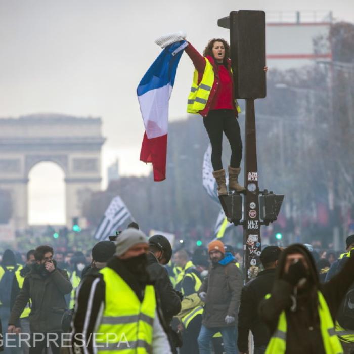 Franța. Daune ENORME în urma protestelor de la Paris