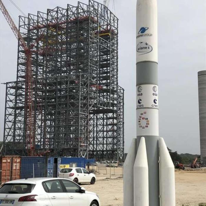 DRAPELUL României, pe macheta noului LANSATOR EUROPEAN, Ariane 6