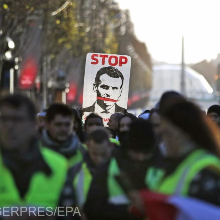 Franța: Protestele VIOLENTE au strâns 125000 de oameni în stradă. Macron, obligat să RĂSPUNDĂ