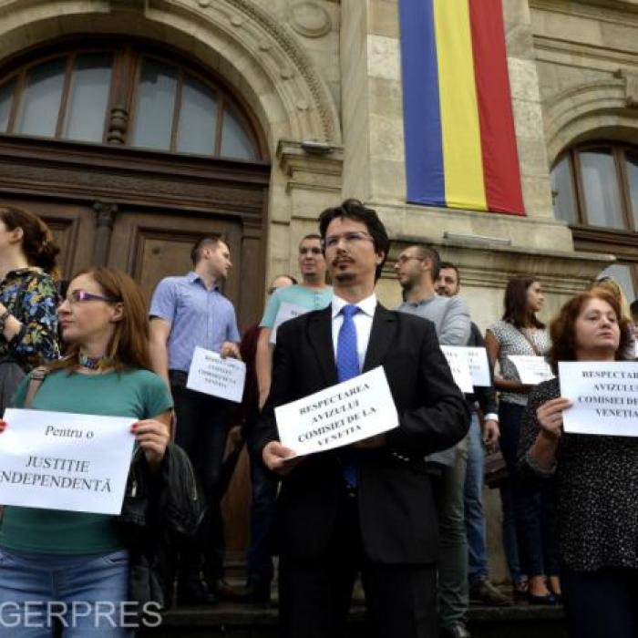 Cristi Danileț militează pentru demnitatea REVOLTEI în STRADĂ