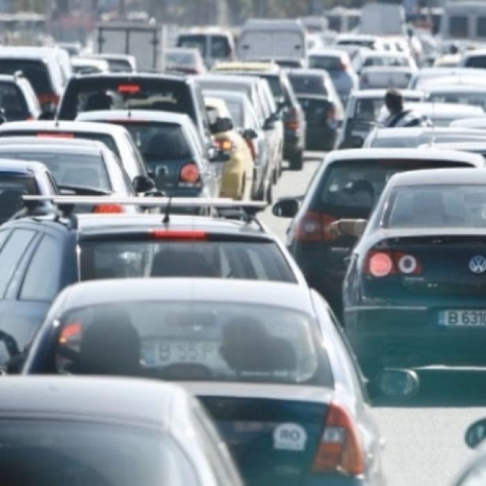 Presa italiană:Cum forțeaza ROMÂNII noua lege a înmatriculării mașinilor 