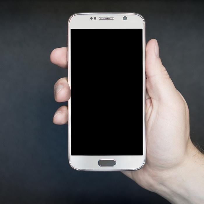 APLICAȚII pe care trebuie să le ȘTERGI de URGENȚĂ din telefon