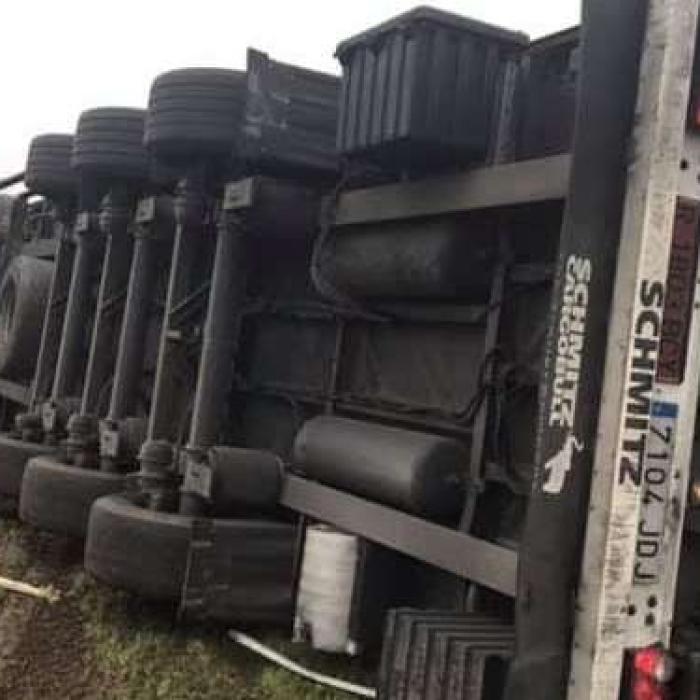 Franța. Un șofer ROMÂN rupt de BEAT s-a răsturnat cu TIR-ul