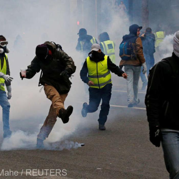 Franța. Mii de oameni în stradă. Vestele galbene protestează pentru a noua săptămână consecutiv