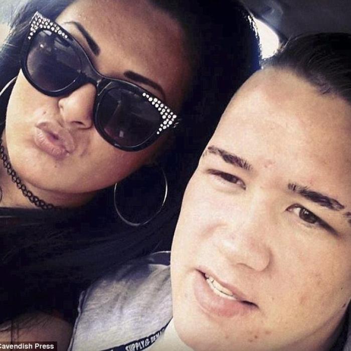 UK. Facebook, un hobby mortal. O coafeză și-a înjughiat iubitul pentru că petrecea prea mult timp pe rețeaua de socializare