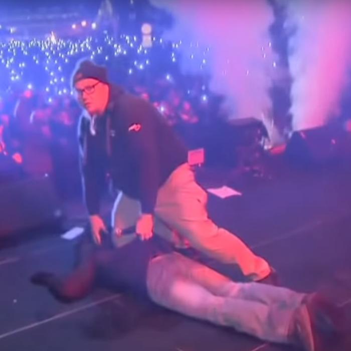 Primarul înjunghiat la concert A MURIT 