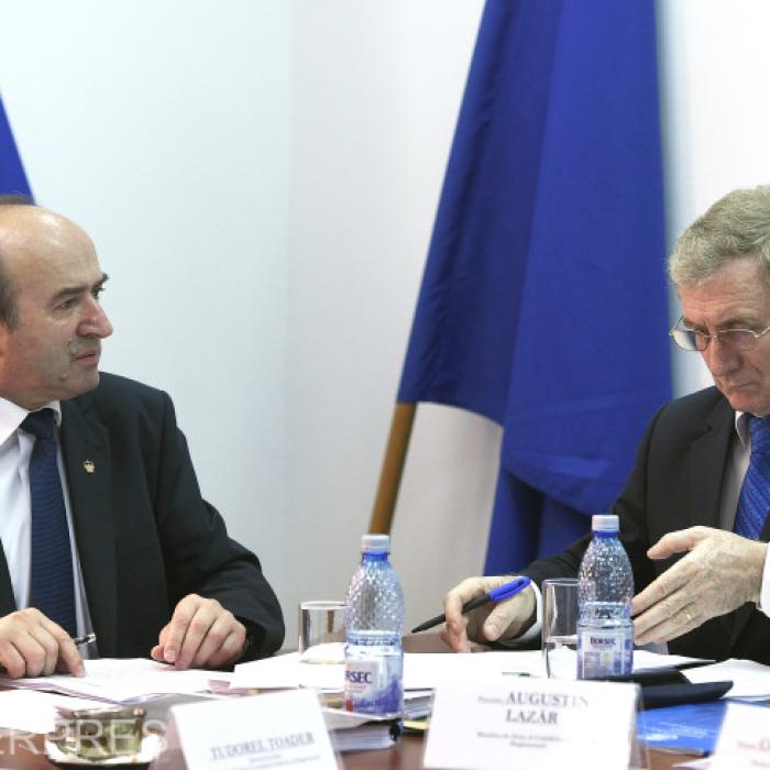 Premii în Justiție: Lazăr-"Speranța", Toader-"Secera şi Ciocanul"