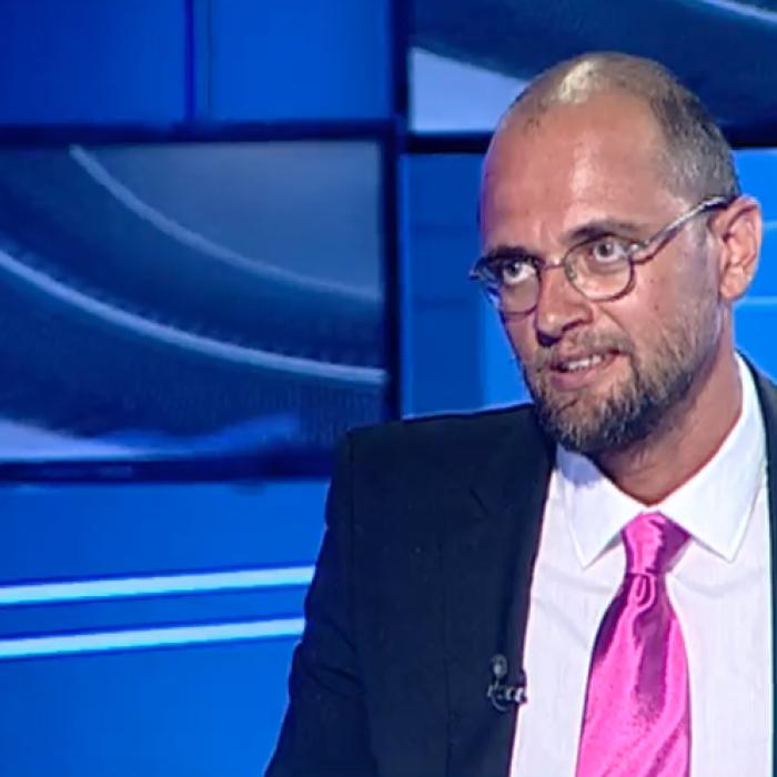 Oreste, APEL pentru ROMÂNI: „Ei ne-au GAZAT și CĂLCAT în picioare! Noi îi trimitem în CAZĂRMI”