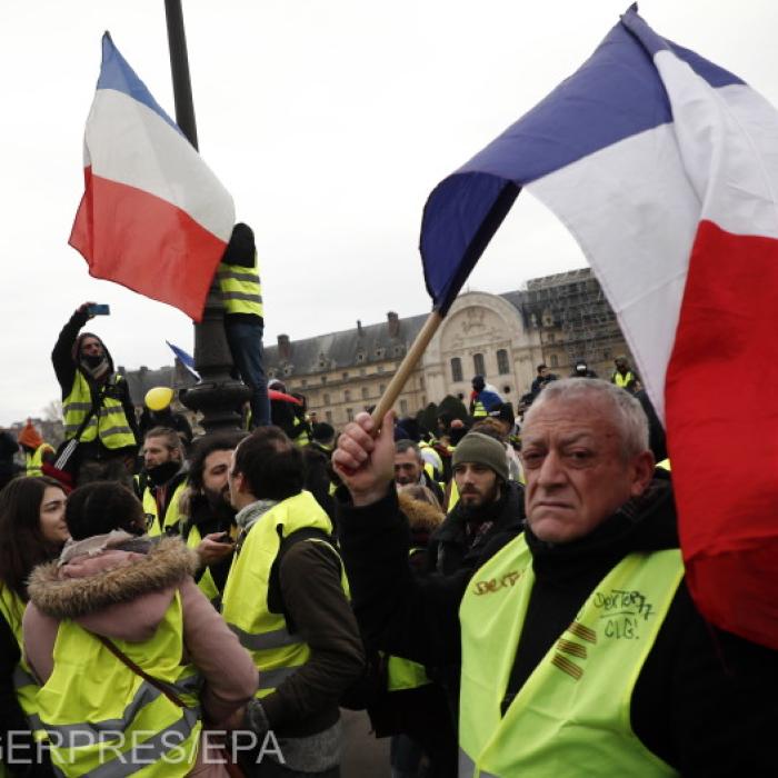 Franța BLOCATĂ astăzi. Grevă generală a SINDICATELOR