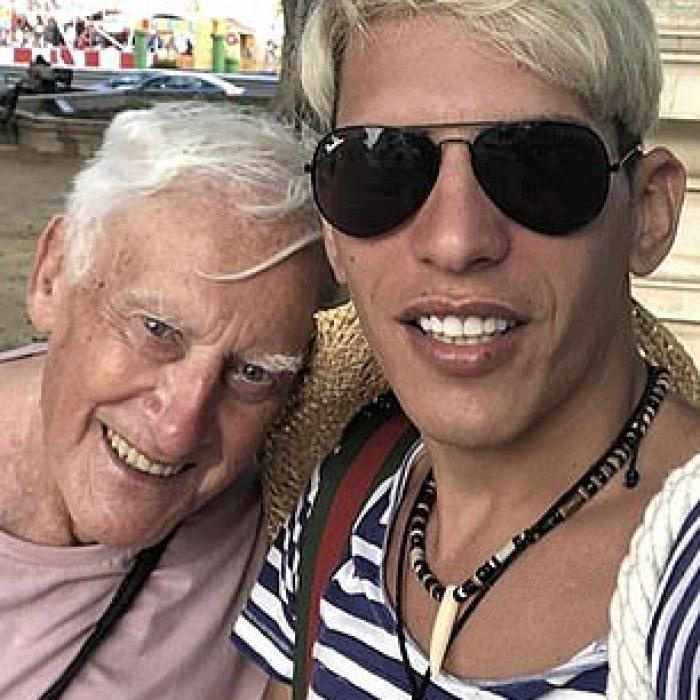 Marea Britanie. Preot octogenar, ÎNDRĂGOSTIT de un ROMÂN de 25. Detalii picante din noua etapă din viața cuplului