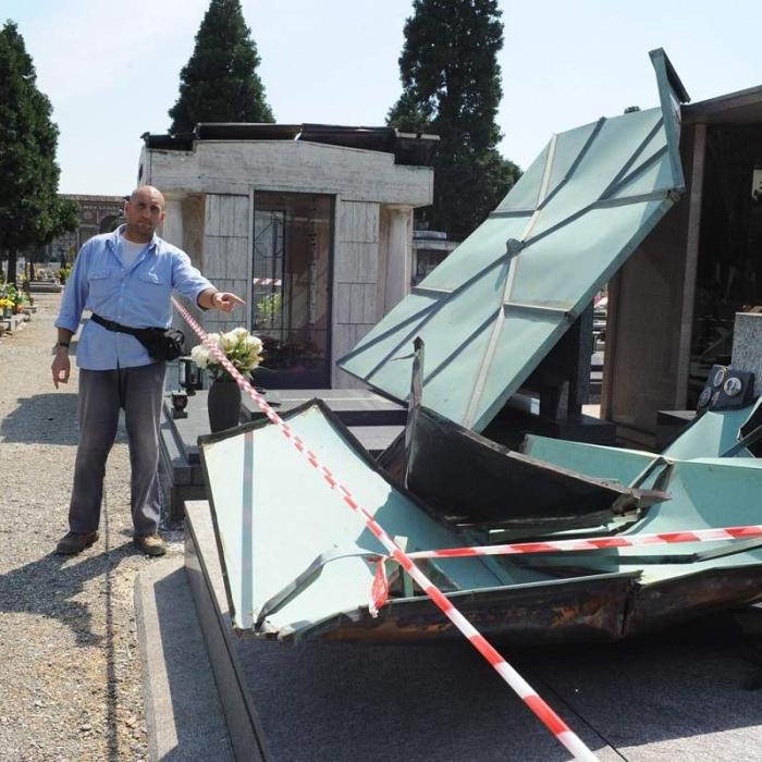 Italia. Cei șase români care au DEVASTAT un cimitir vor ajunge după gratii