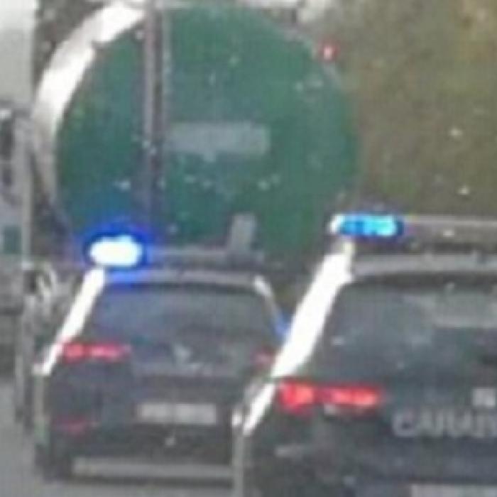 SCANDAL în Italia din cauza laptelui ROMÂNESC. Este adus sub ESCORTĂ ARMATĂ