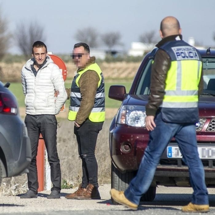 Spania. ROMÂNUL care i-a TĂIAT gâtul prietenului, dus la RECONSTITUIRE în livada de măslini