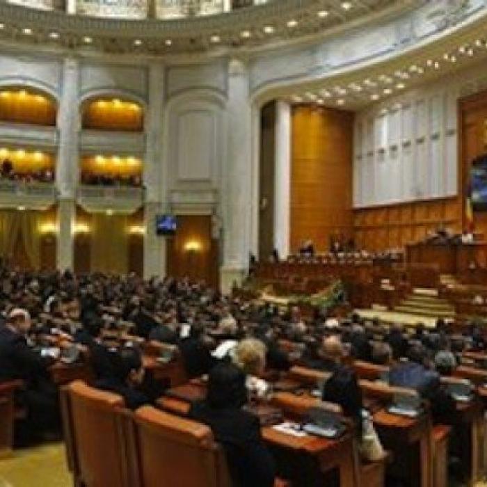 Conflictul de interese, pedepsit doar cu AMENDĂ. Reacția opoziției: "Se dă VERDE la FURTUL din bani publici"