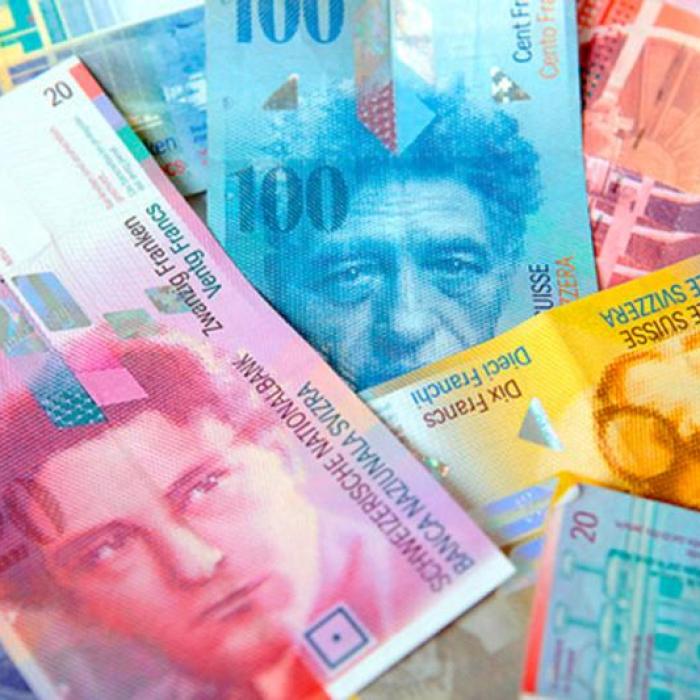 Elveția șochează UE și PĂSTREAZĂ cea mai VALOROASĂ bancnotă din lume: Echivalentul a peste 4000 lei