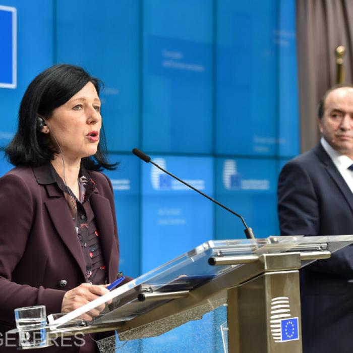 Toader, pus la PUNCT de un comisar european în fața jurnaliștilor: "Fără încercări de DISCREDITARE"