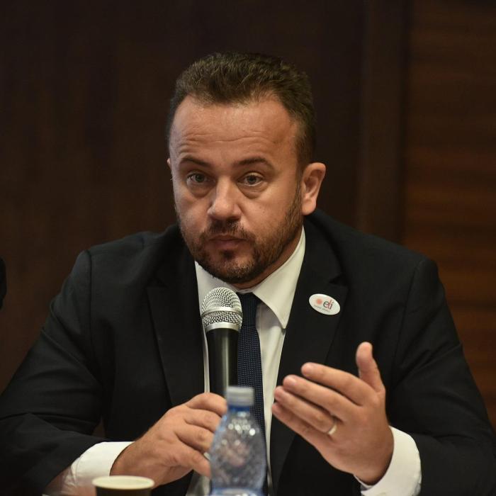 Liviu Pop, după ce Facebook a șters paginile unor apropiați PSD: Să închidă și altele