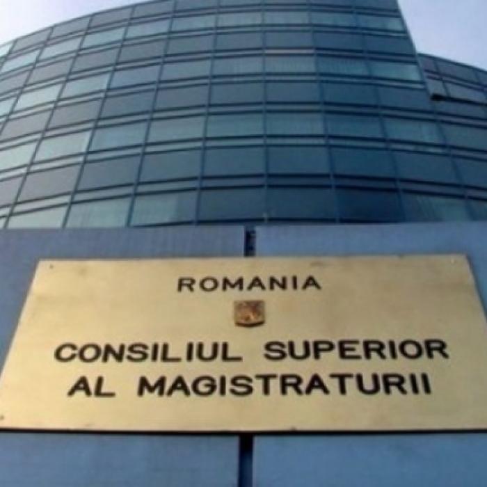Război total. CSM ACUZĂ Guvernul că a băgat pe ASCUNS două articole noi în OUG 7
