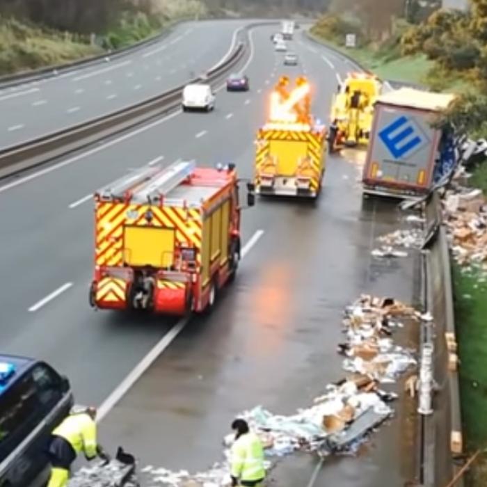 Franța. ACCIDENT MORTAL. Un tânăr șofer ROMÂN de TIR a intrat cu viteză într-un parapet (VIDEO)