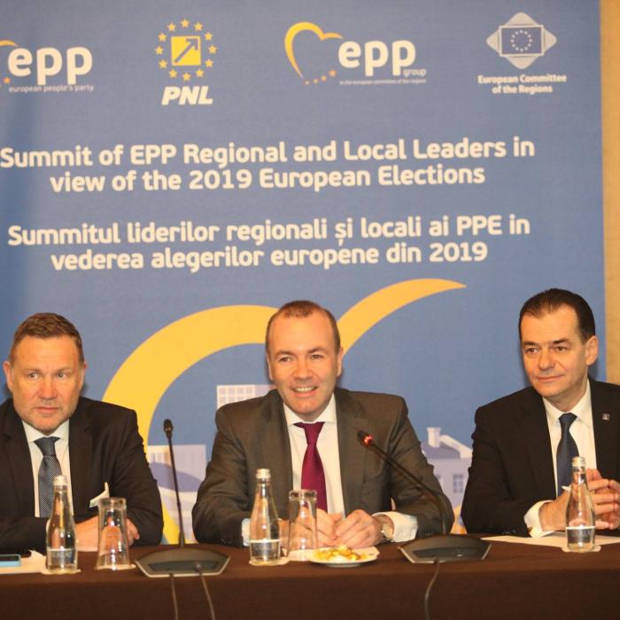 Manfred Weber: Respect pentru cei care ies în stradă! 