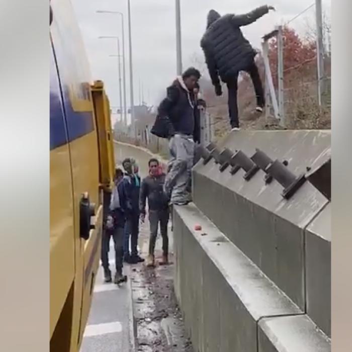 Germania vrea să TAIE AJUTOARELE pentru IMIGRANȚI. Ce au decis landurile