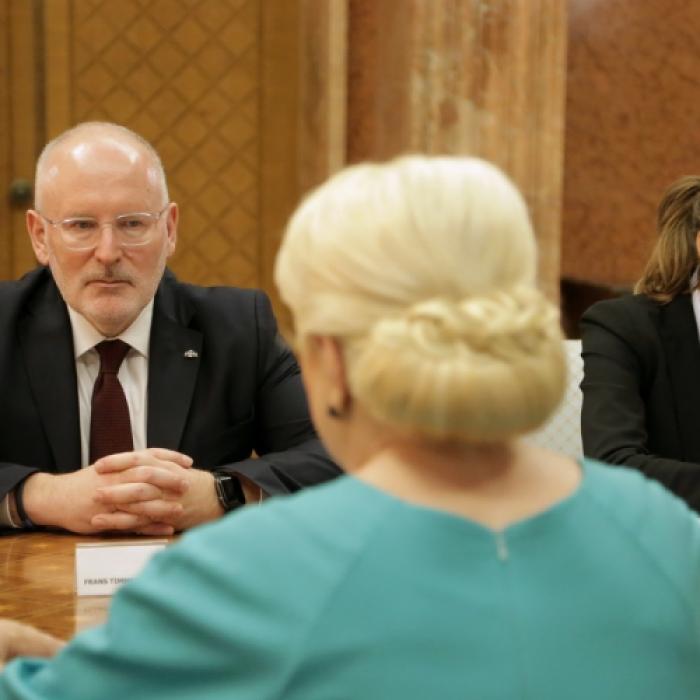 CE dezaprobă OUG-urile lui Toader. Timmermans o sună din nou pe Dăncilă