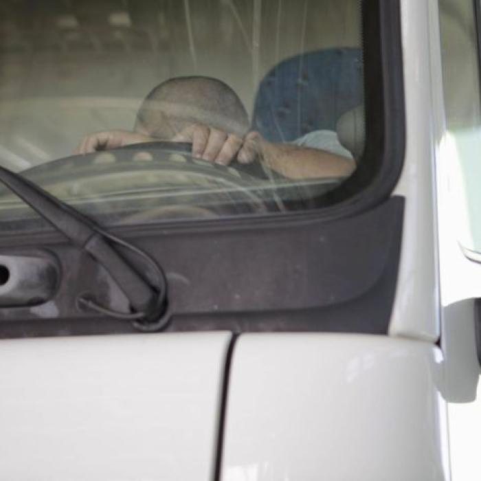 Belgia. ANCHETĂ după ce un șofer ROMÂN de TIR a stat doar în cabină trei luni. Poliția: „Sclavie modernă”