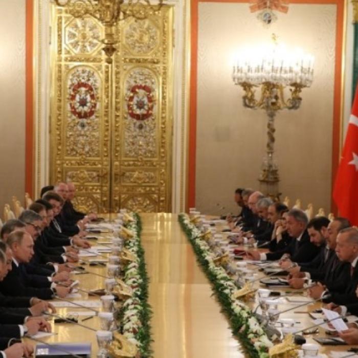 Ce făcea ministrul Apărării în timp ce Putin și Erdogan discutau despre rachete