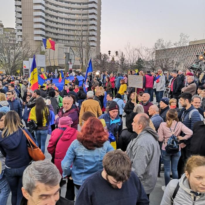 MITING în fața Guvernului
